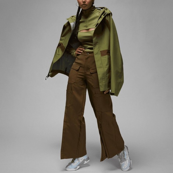 Nike Jordan 23 Engineered Women's 1/4-Zip Long-Sleeve Top Tight Fit - Picture 2 of 9